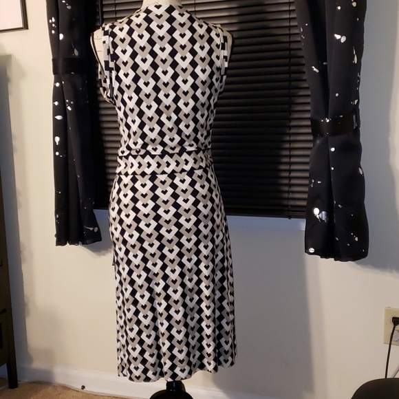 Banana Republic Wrap Around Dress - Picture 5 of 8